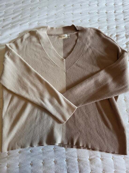 RD Style Sweaters - RD Style Two-Tone V-Neck Ribbed Knit Sweater